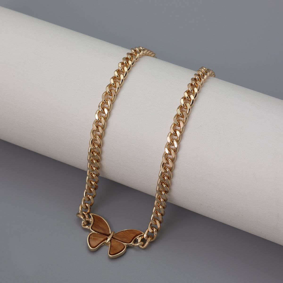 Wholesale Light Luxury Butterfly Pendant Necklace Copper Micropaved Fashion Accessory