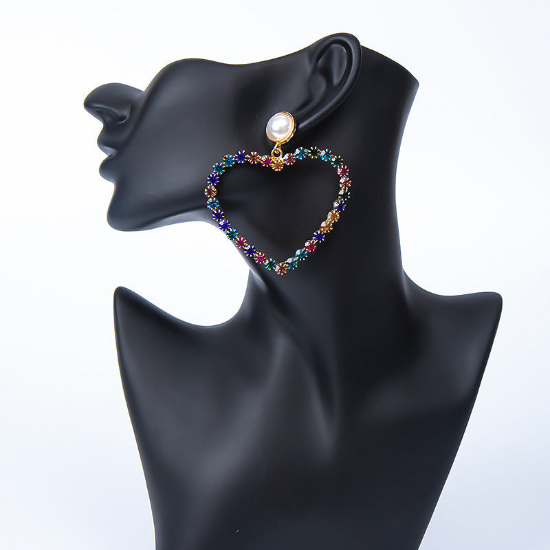 Wholesale Flash colored diamond claw chain Love earrings