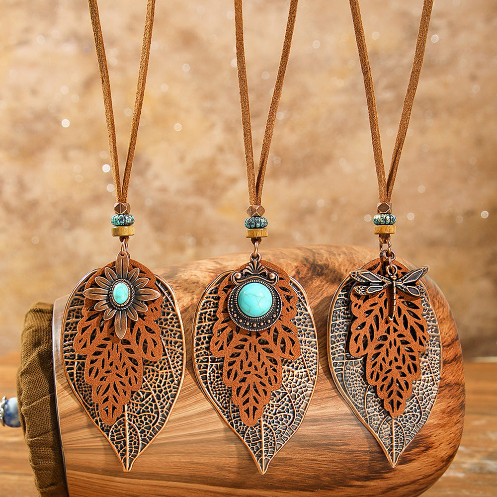 Wholesale Zinc Alloy Vintage Maple Leaf Butterfly Dragonfly Pendant Necklace for Boutique Resale