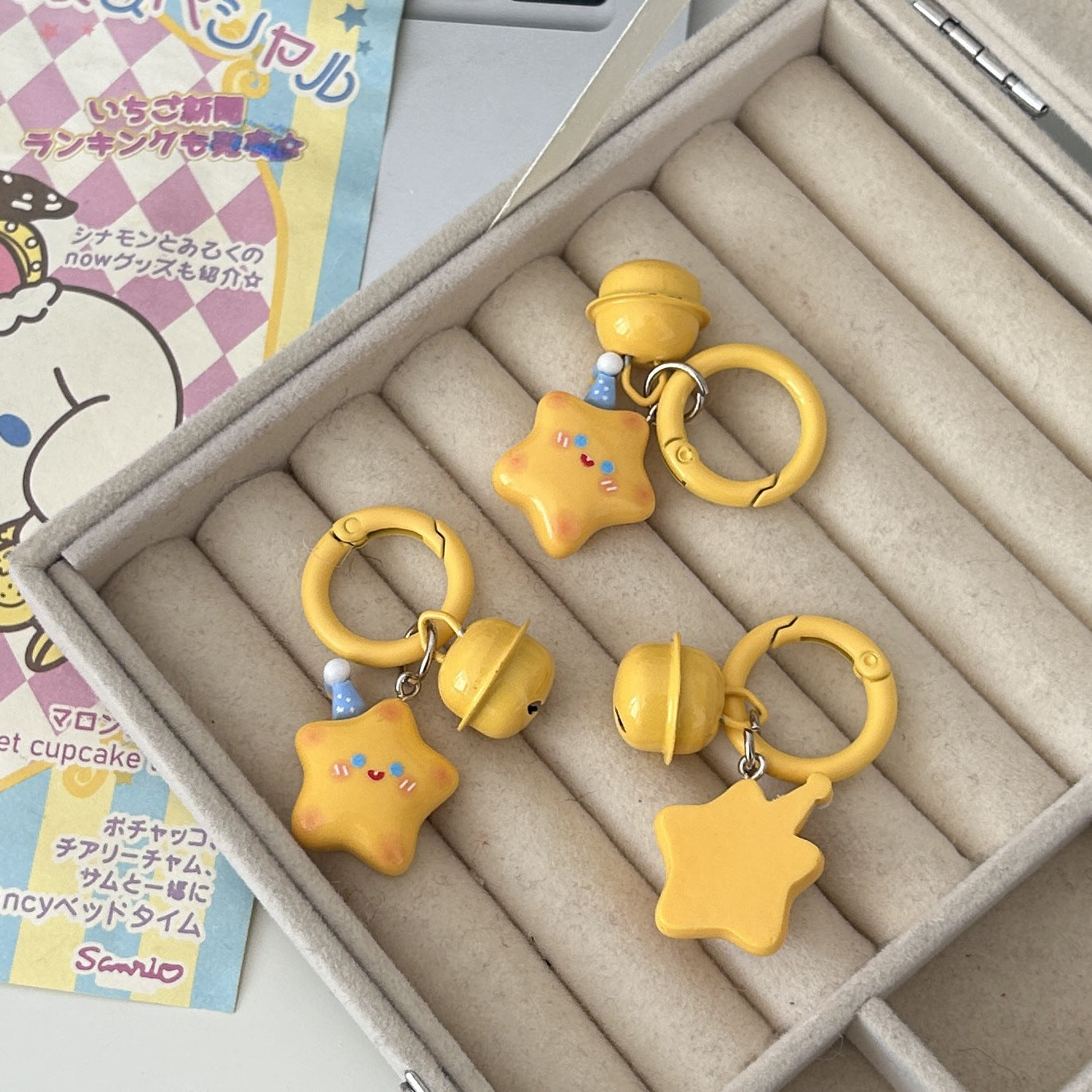 Wholesale Cute Hat Star Bell Keychain