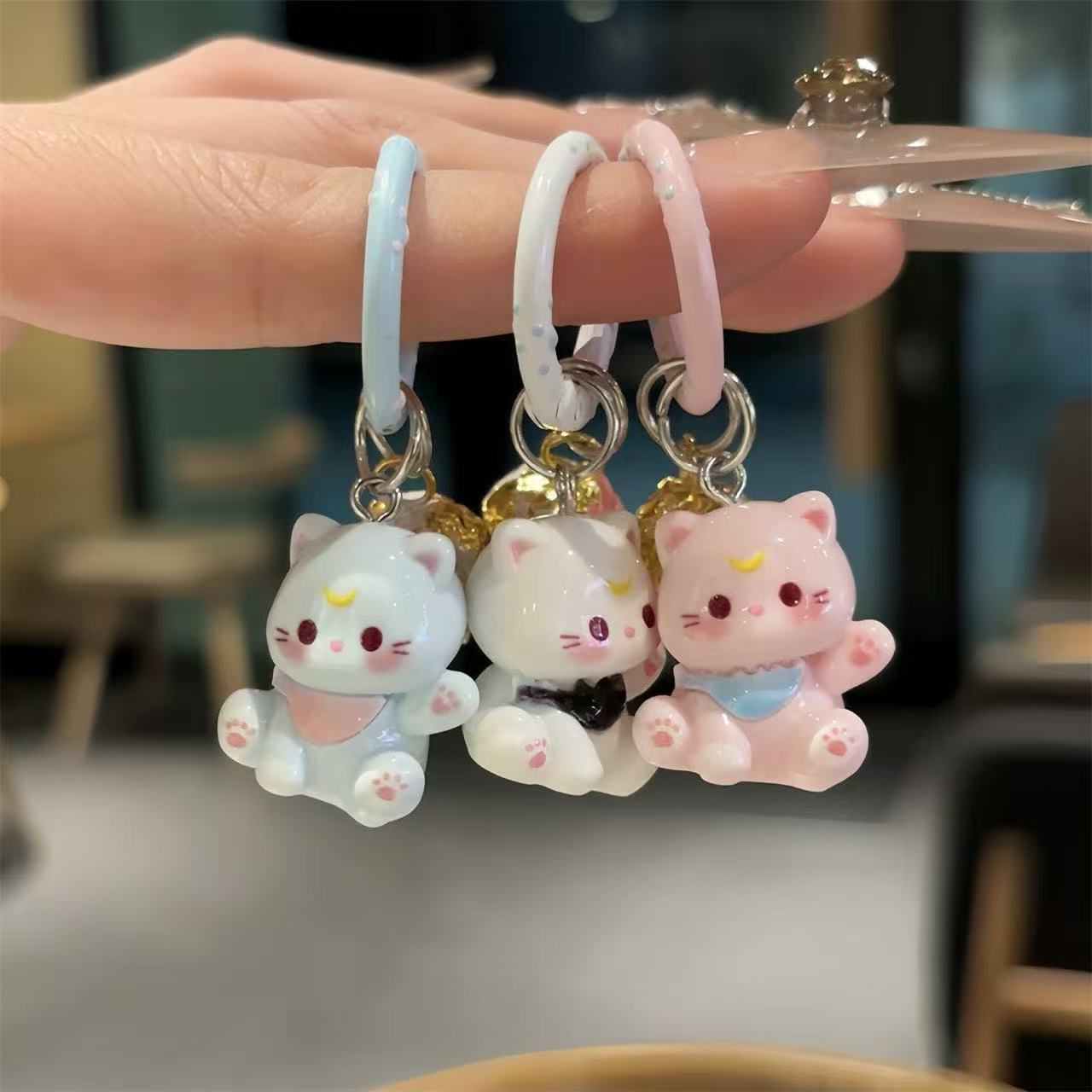Wholesale Plastic Resin Lucky Cat Bell Keychain Cartoon Bag Charm Trendy Gift for Girls