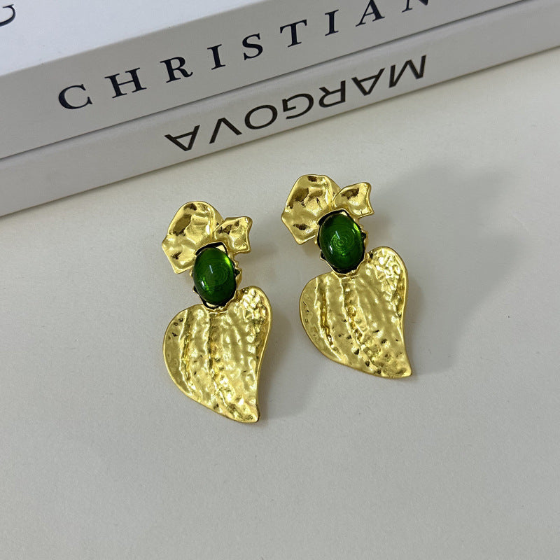 Wholesale Retro Bump Texture Peach Heart Leaf Gem Earrings