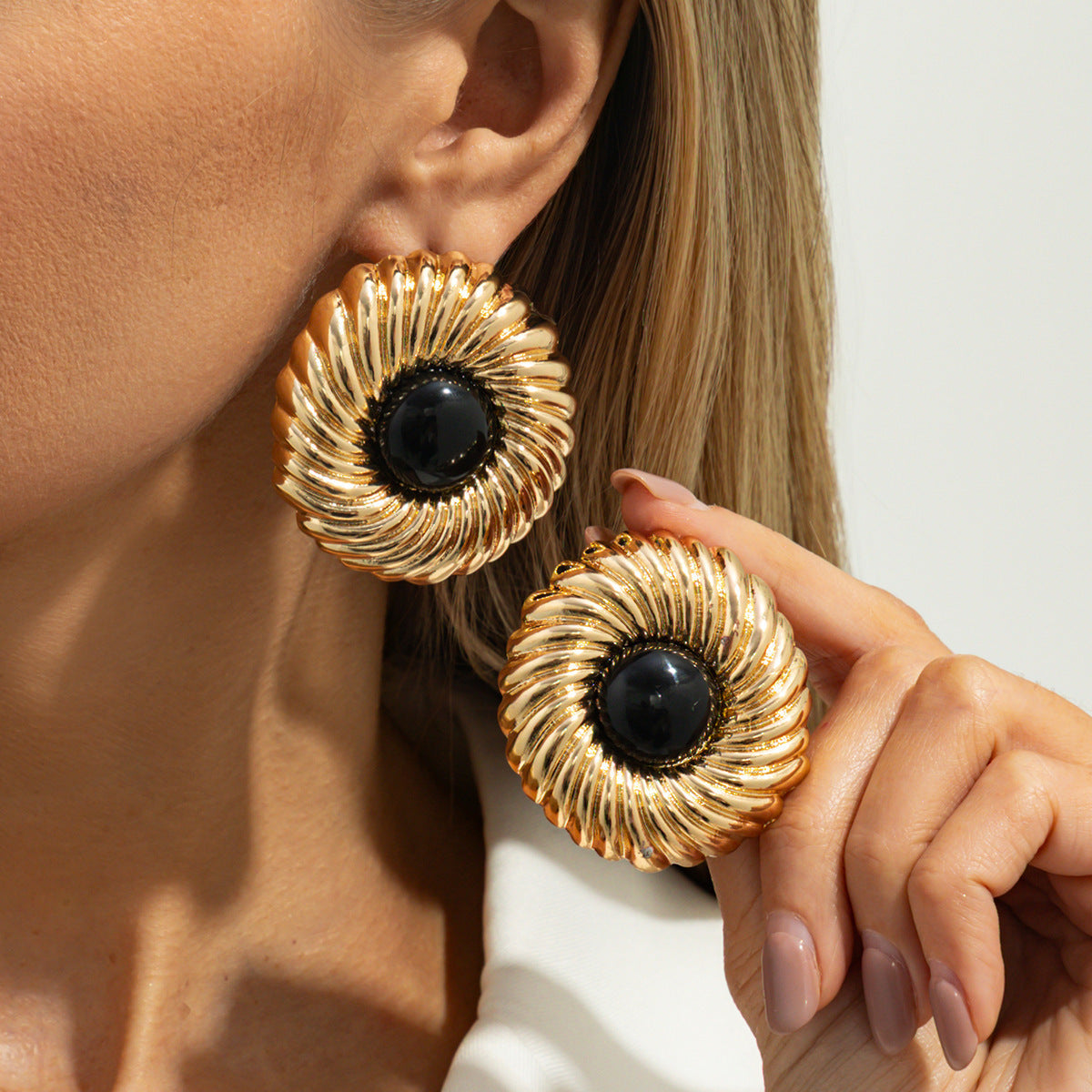 Wholesale Vintage Round Geometric Sunburst Earrings,  Zinc Alloy,  Gold & ,  Jewelry Accessory