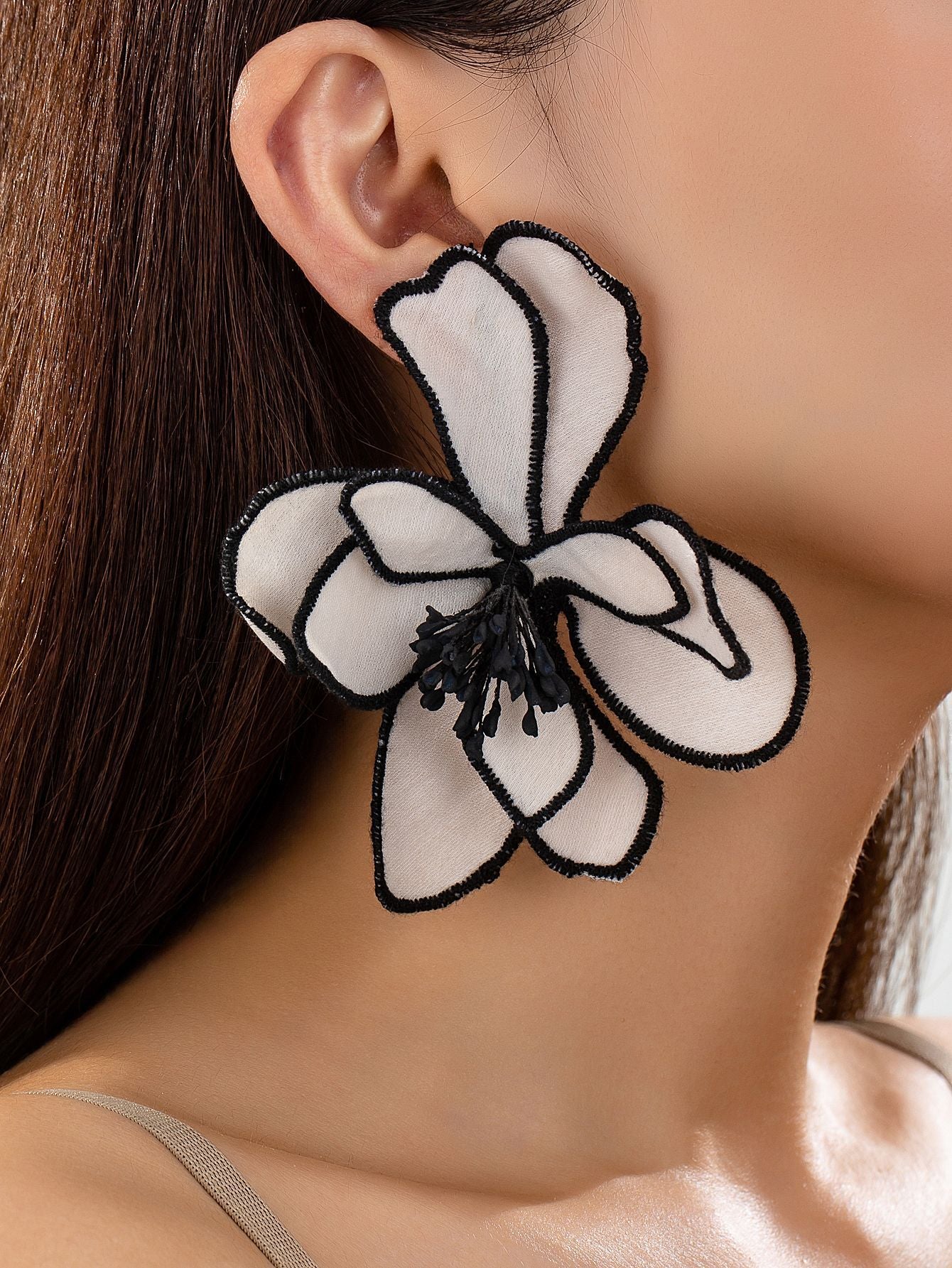 Wholesale handmade fabric simulation exaggerated flower big flower earrings