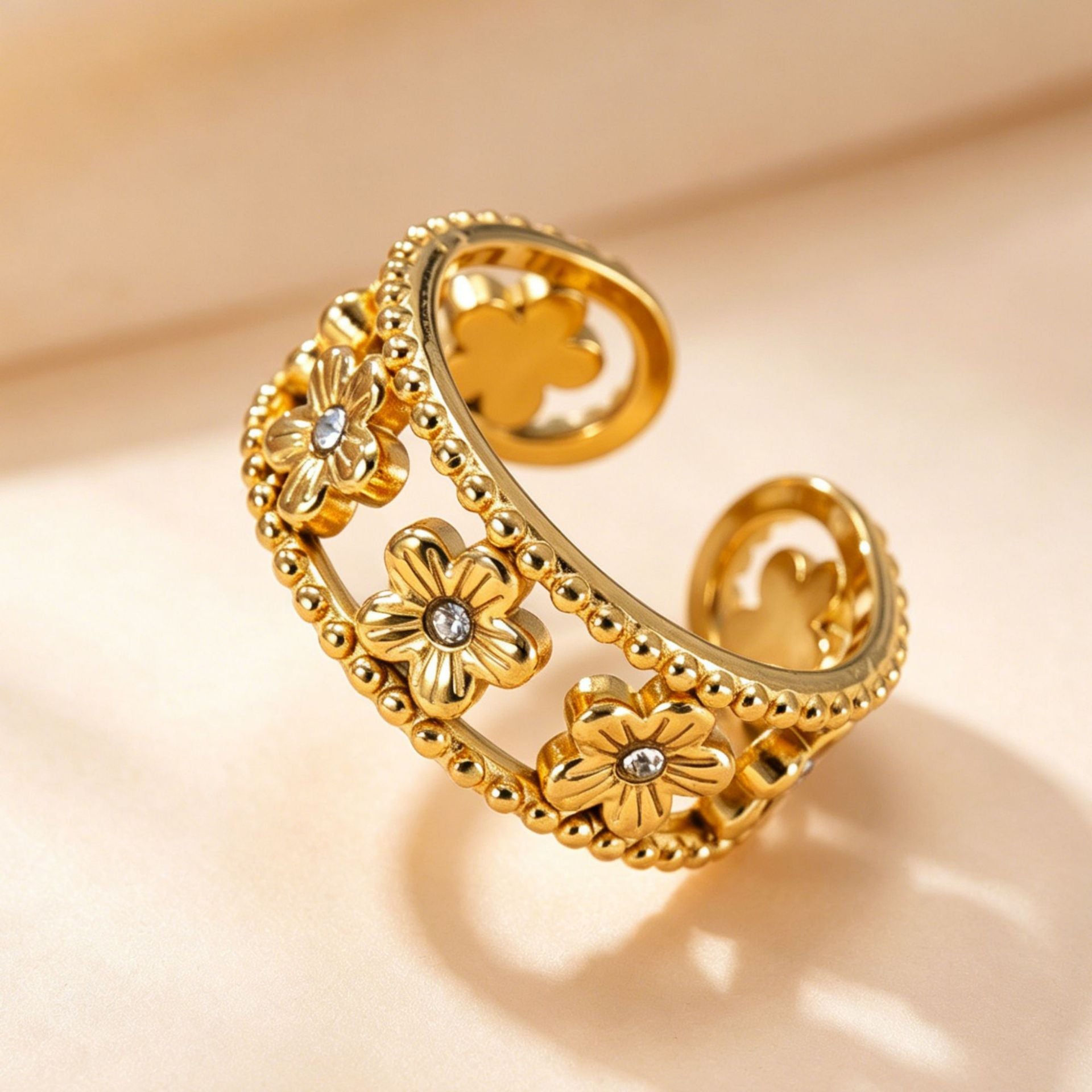 Wholesale Gold floral diamond-encrusted openwork vintage-style luxury fashion accessory stainless steel open ring