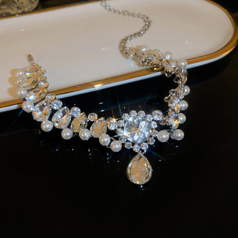 Wholesale Vintage Alloy Rhinestone Flower Layered Clavicle Necklace Jewelry Accessory