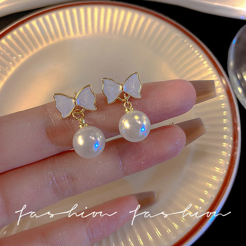 Wholesale Simple and Luxurious Heart-shaped Pearl Earrings
