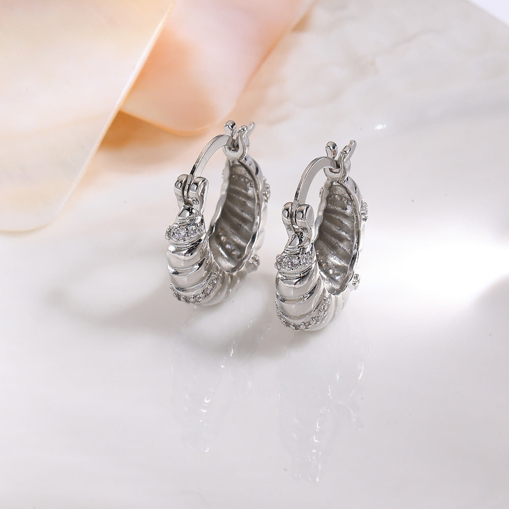 Wholesale  18K Gold Stylish Simple and Fashionable U-Shaped Twist Thread Earrings