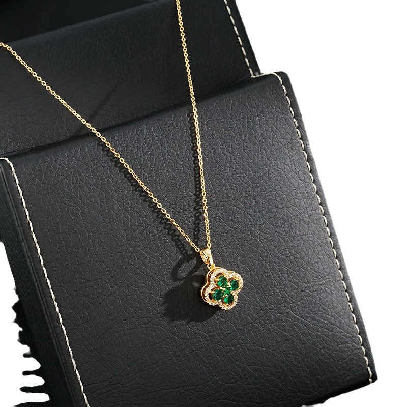 Wholesale Micro Green Rotating Zirconia Four Leaf Flower Pendant Necklace
