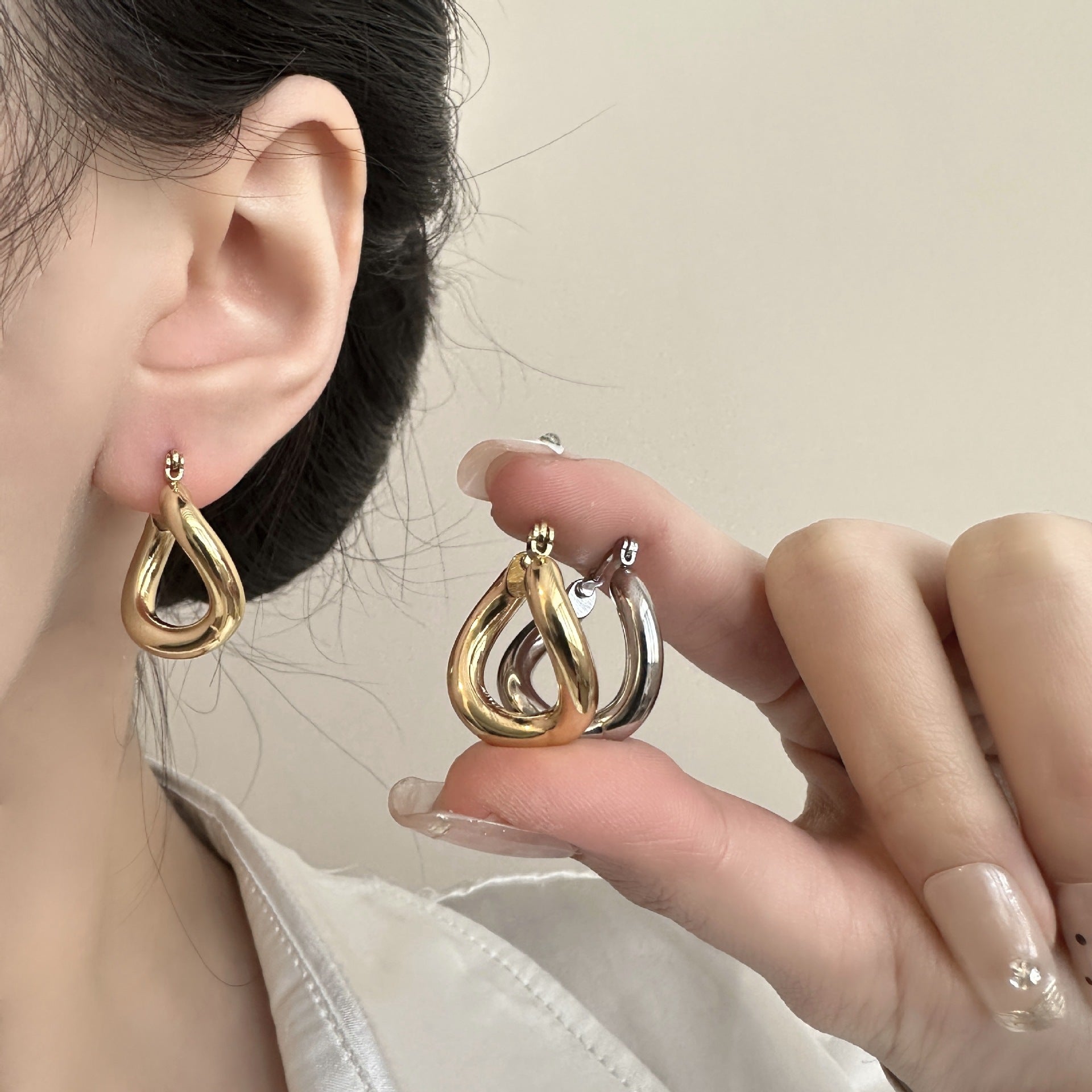 Wholesale  titanium steel kink earrings