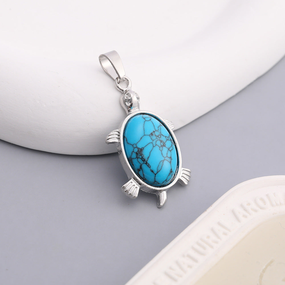Wholesale Natural color crystal small turtle pendant