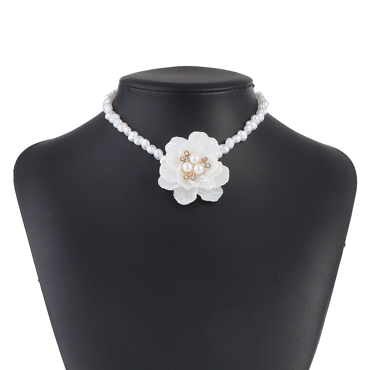 Wholesale Retro Romantic Three-dimensional Camellia Pearl Necklace