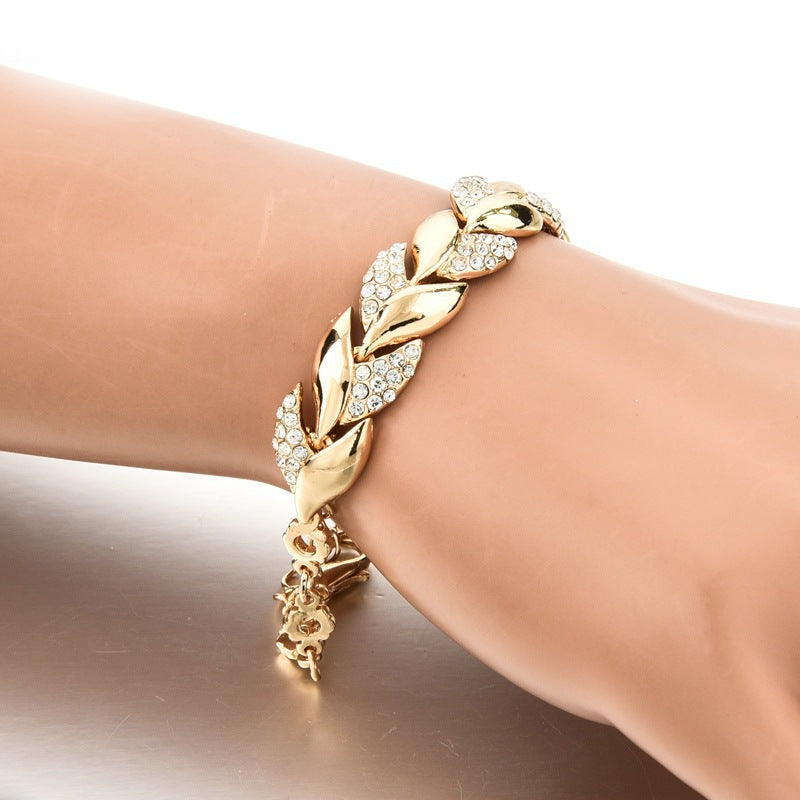Wholesale Chic Geometric Fishtail Bracelet,  Gold Electroplated Alloy,  Fashion Accessory for Women Boutique Resale