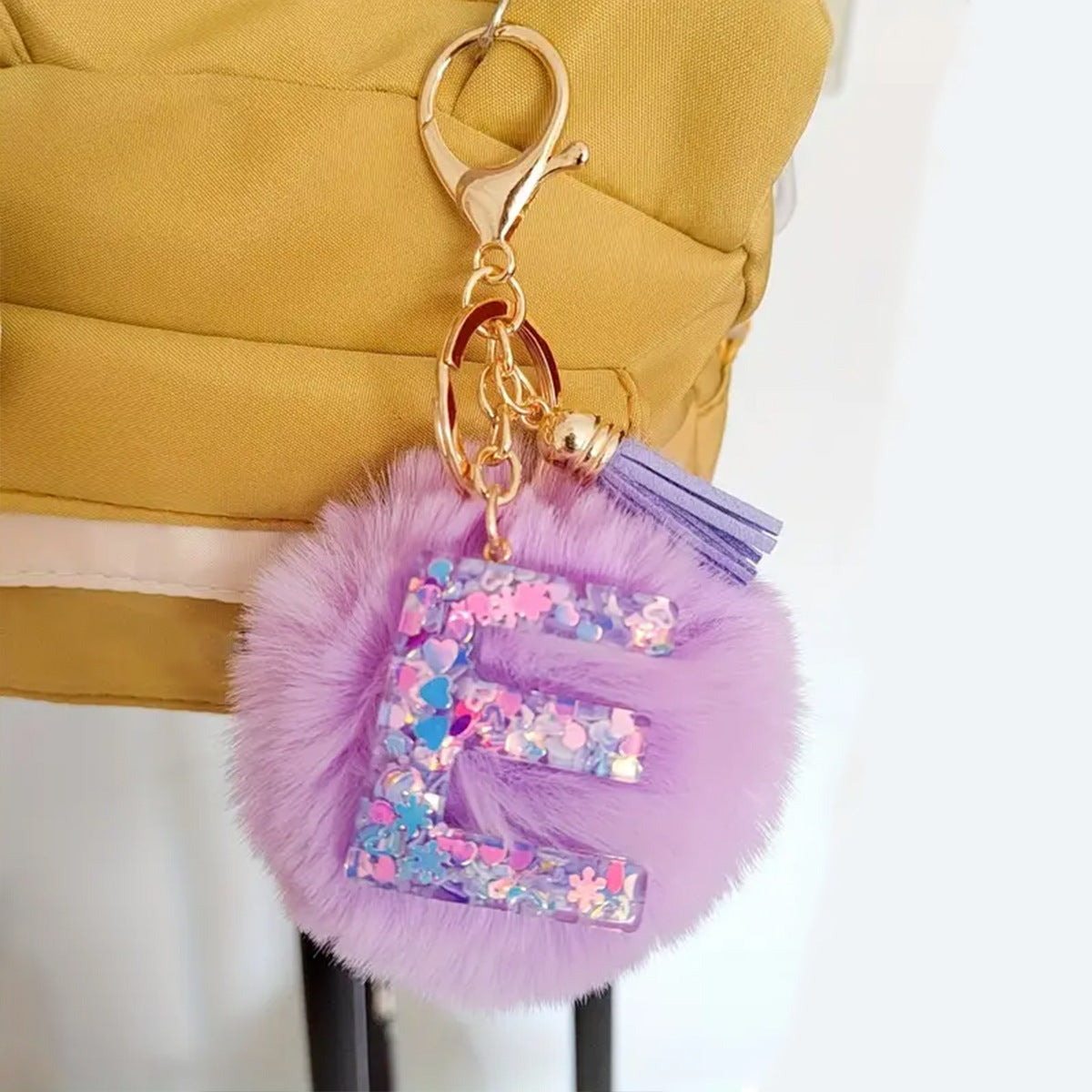 Wholesale Cute resin pom-pom 26 letter keychain