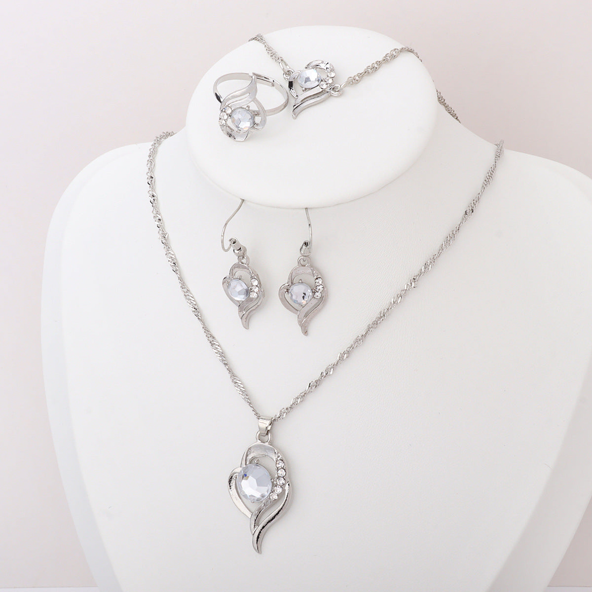 Wholesale  love  pendant with diamond heart necklace bracelet earrings ring jewelry set