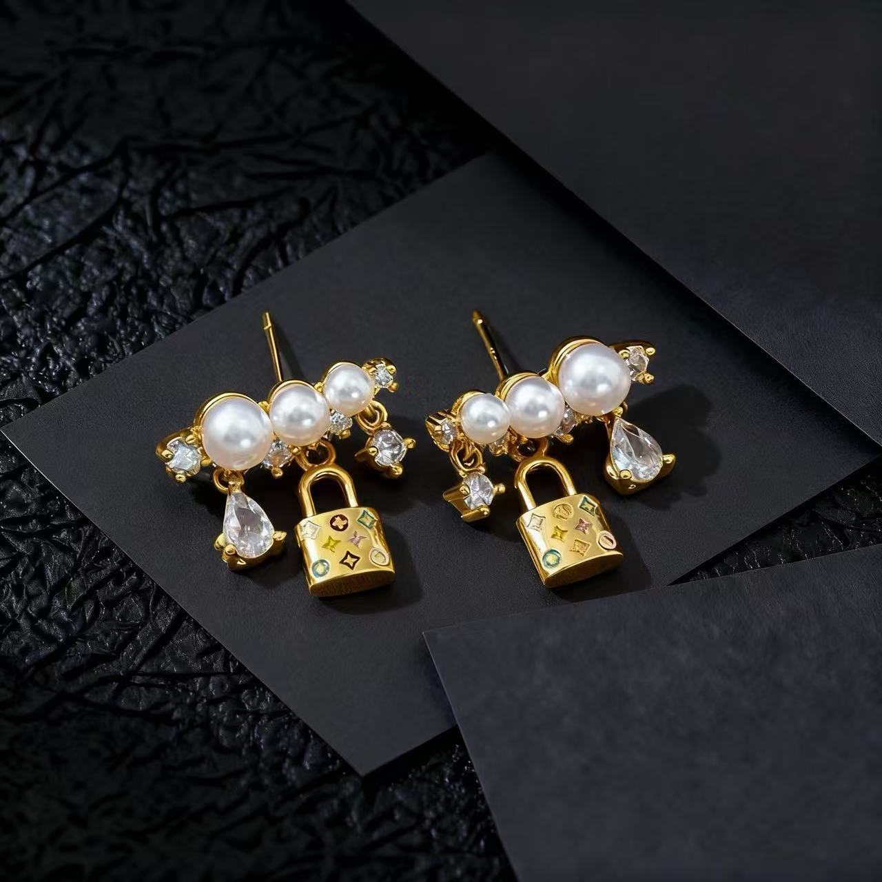 Wholesale French Elegant Pearl Zircon Drop Earrings For Women Fashion Jewelry Accessory Gift