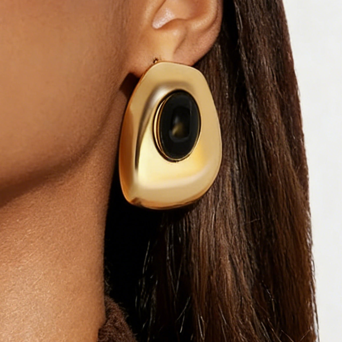 Wholesale Vintage-style niche high-end turquoise-encrusted stud earrings  understated luxury.