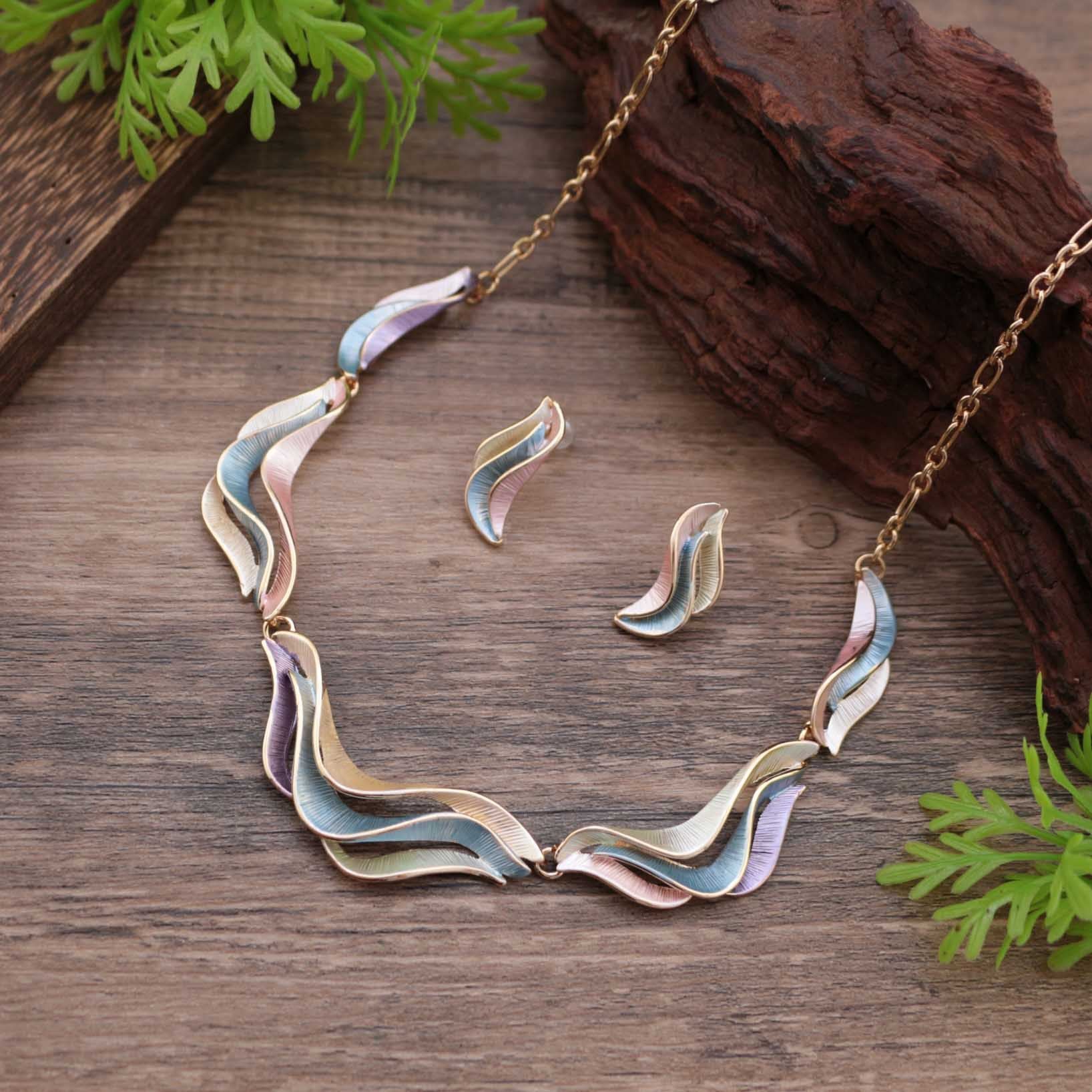 Wholesale Geometric Petal Earrings Necklace Set Irregular Shape Ladies Jewelry