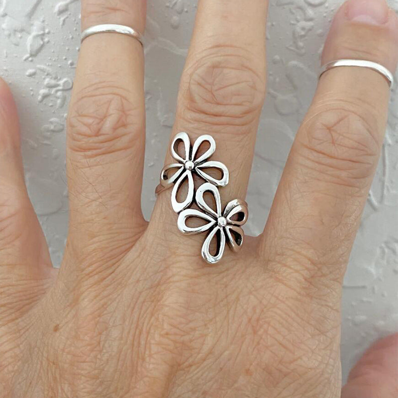 Wholesale Silver Alloy Vintage Hollow Flower Open Ring Jewelry Accessory for Women