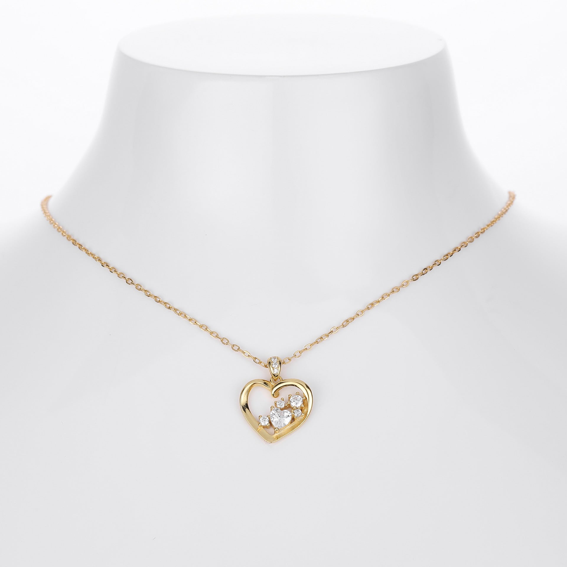 Wholesale S925 Sterling Silver Heart-shaped Light Luxury Clavicle Chain Beautiful Necklace