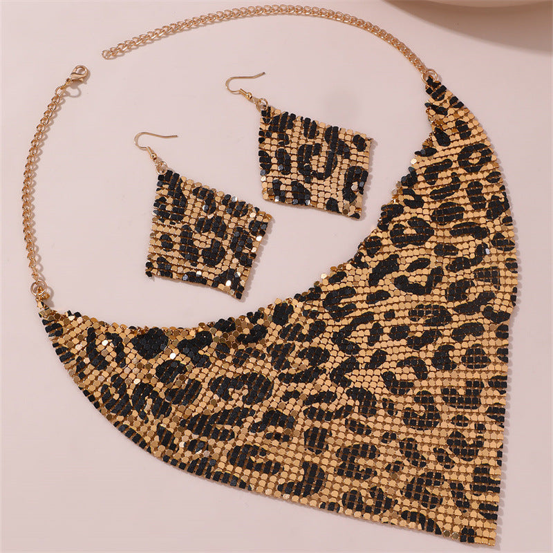 Wholesale  Alloy Flower Pendant Necklace