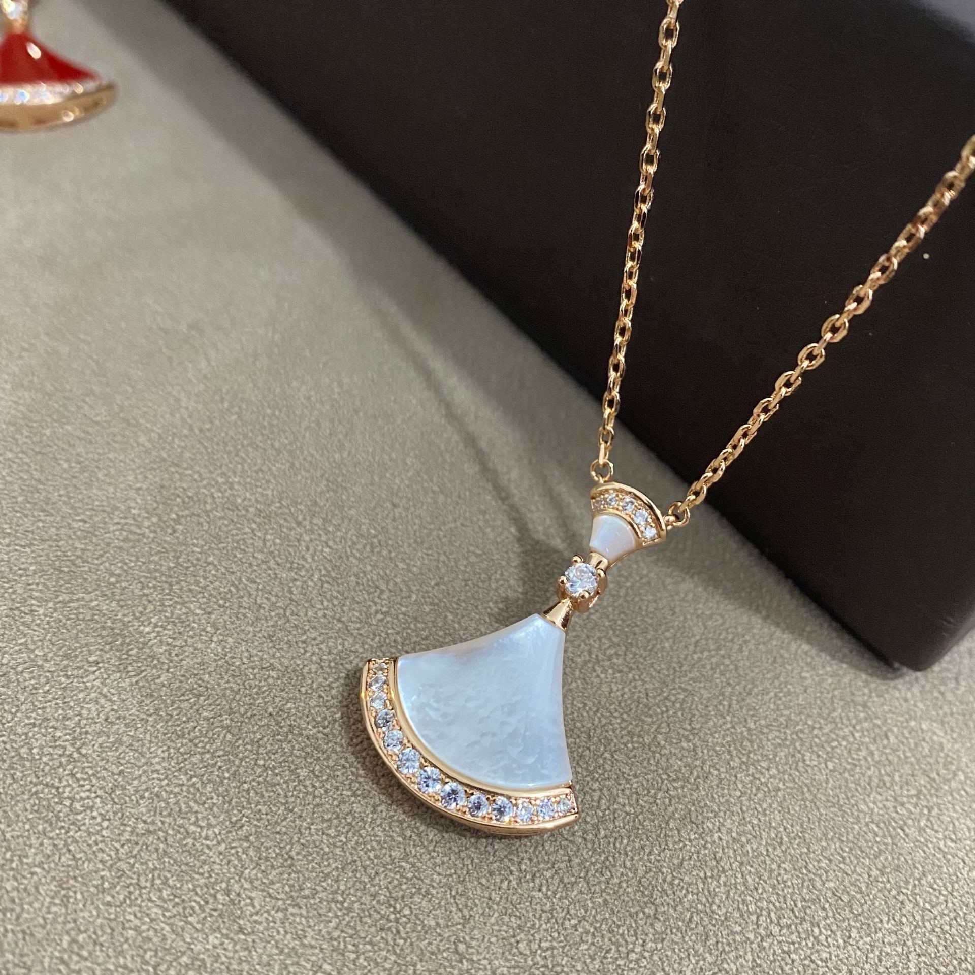 Wholesale  long large skirt necklace