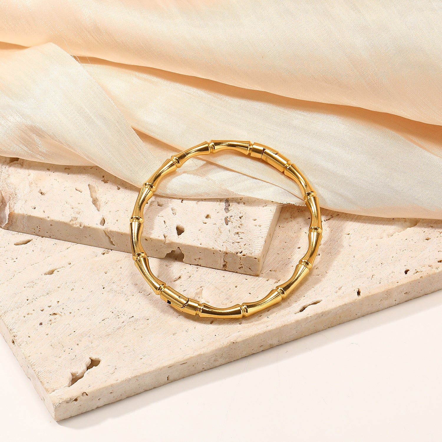 Wholesale Titanium Steel Diamond Gold Four Leaf Clover Bracelet ACC-BT-Liyan003