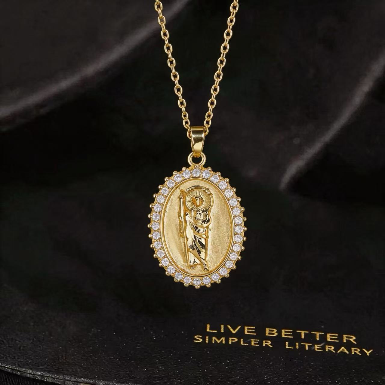 Wholesale Chic Maria Pendant Necklace For Women Copper Gold Plated Zircon Geometric Pendant Trendy Fashion Accessory For Resale
