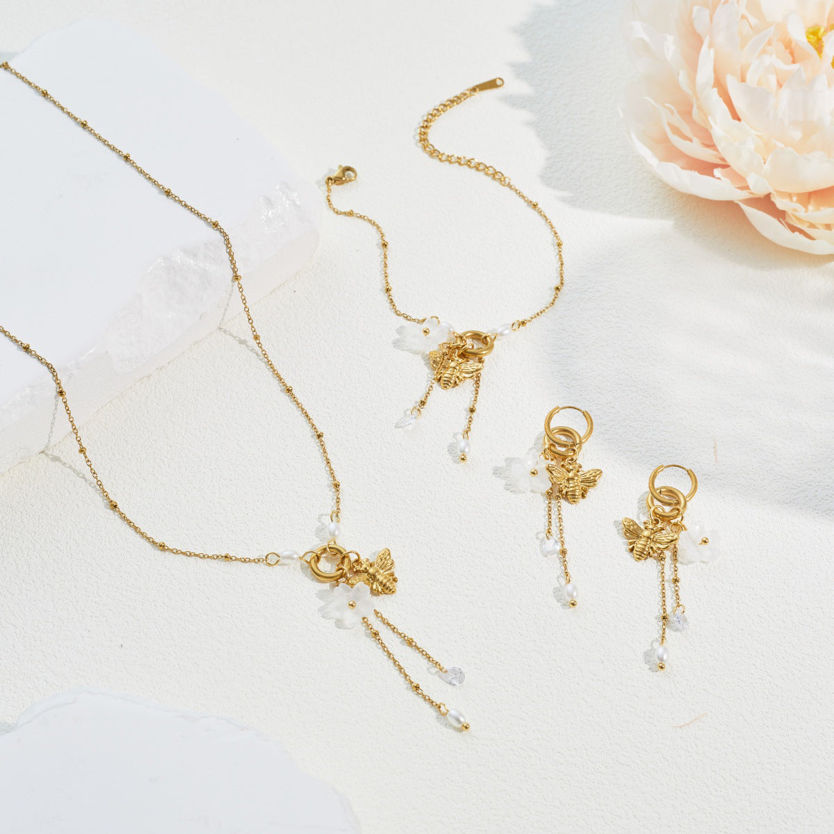 Wholesale Stainless Steel Bee,  Flower,  and Pearl Tassel Clavicle Necklace