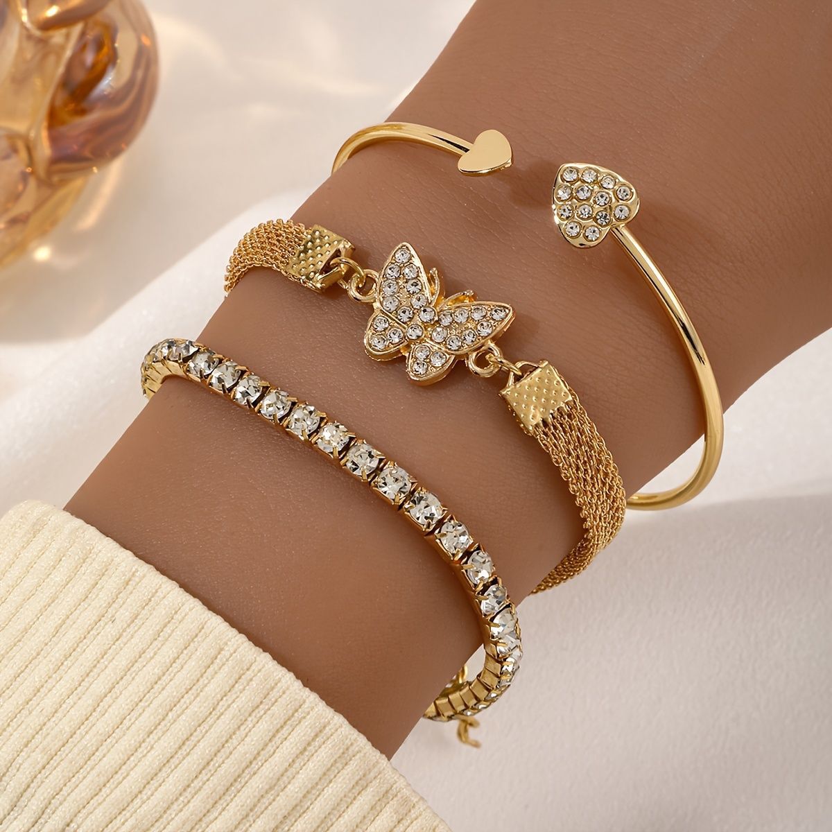 Wholesale Diamond-Encrusted Heart Love Bracelet Set,  Retro Alloy Jewelry,  Fashion Gift Accessory