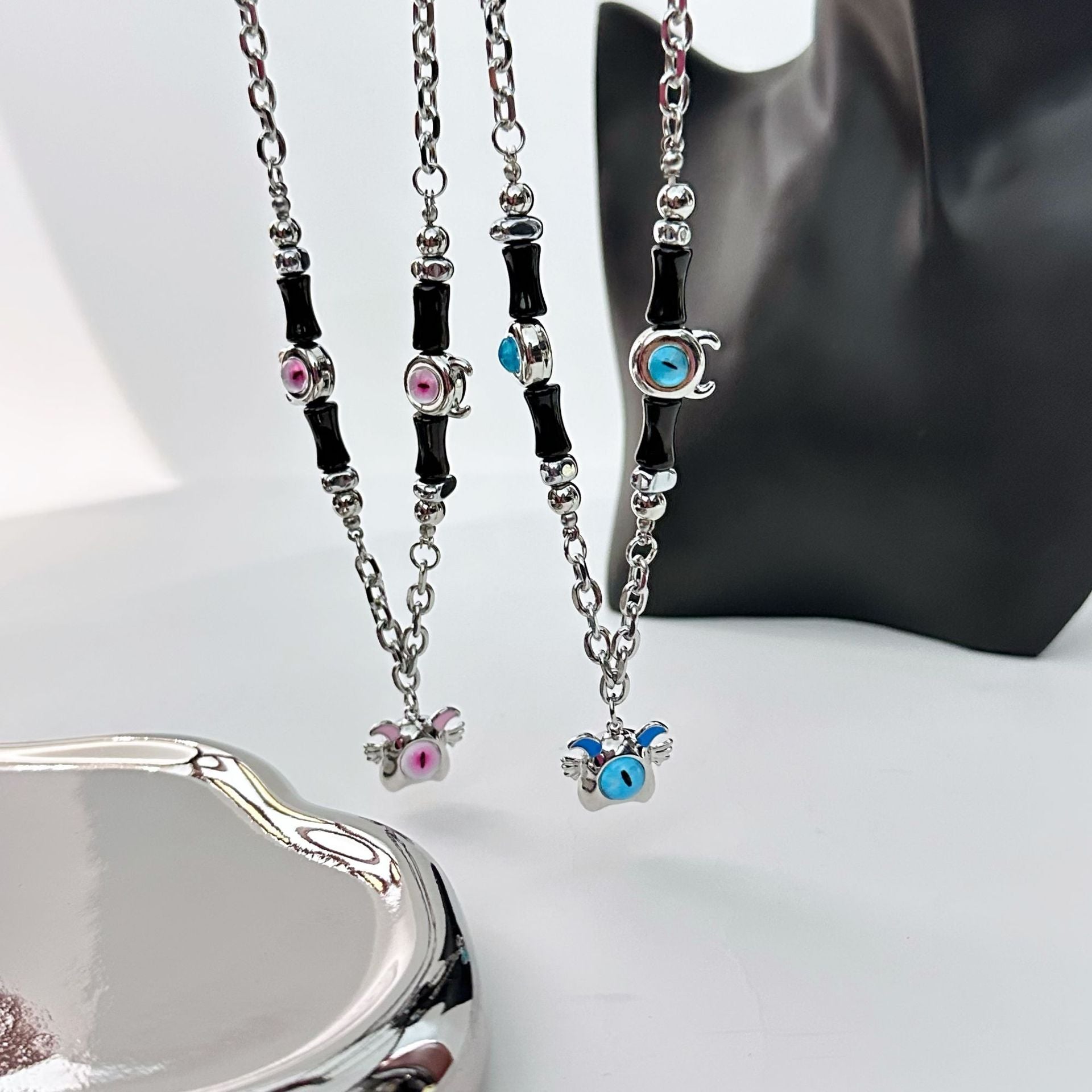 Wholesale Stainless steel Little Devil's Eye sweater necklace clavicle chain