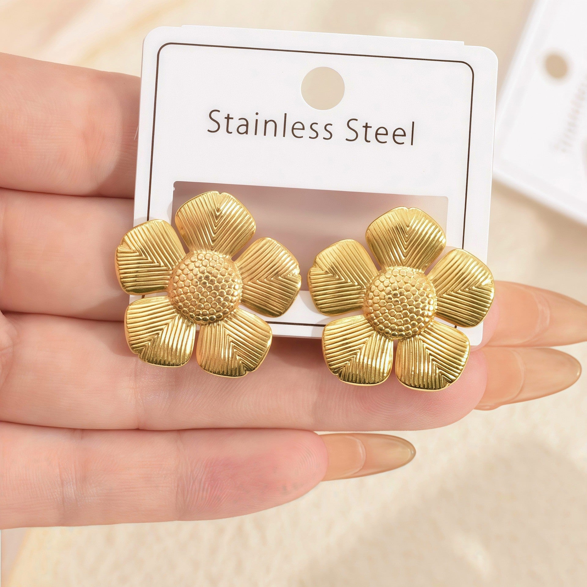Wholesale Vintage Stainless Steel Electroplated Gold Geometric Earrings