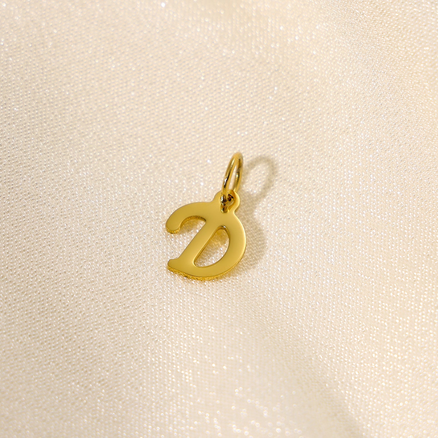 Wholesale 26 English letters stainless steel letter pendant