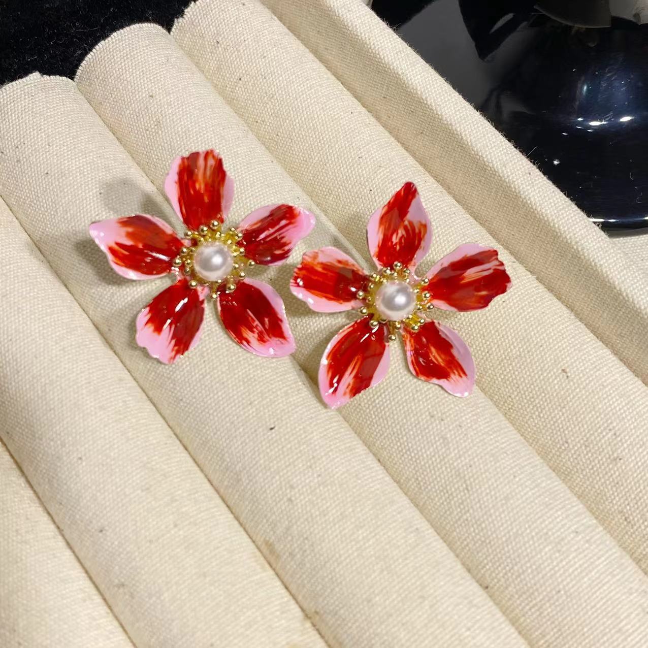 Wholesale Pearl Red Flower Earrings