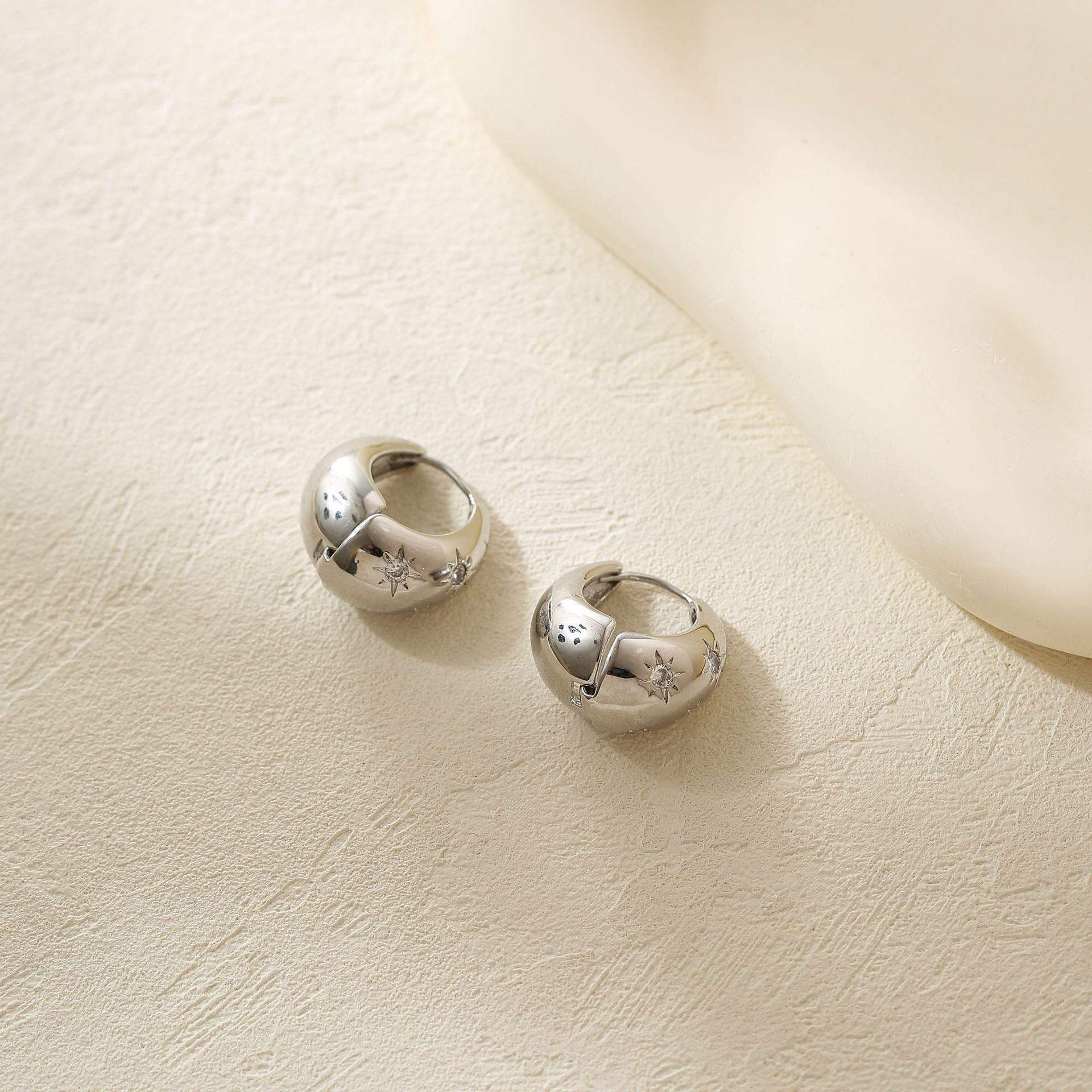 Wholesale  irregular earrings high sense pleated earrings