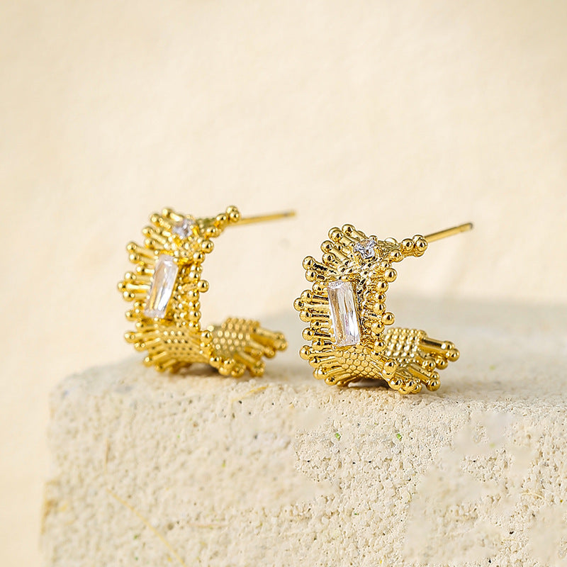 Wholesale Exquisite small earrings silver needle earrings light luxury earrings