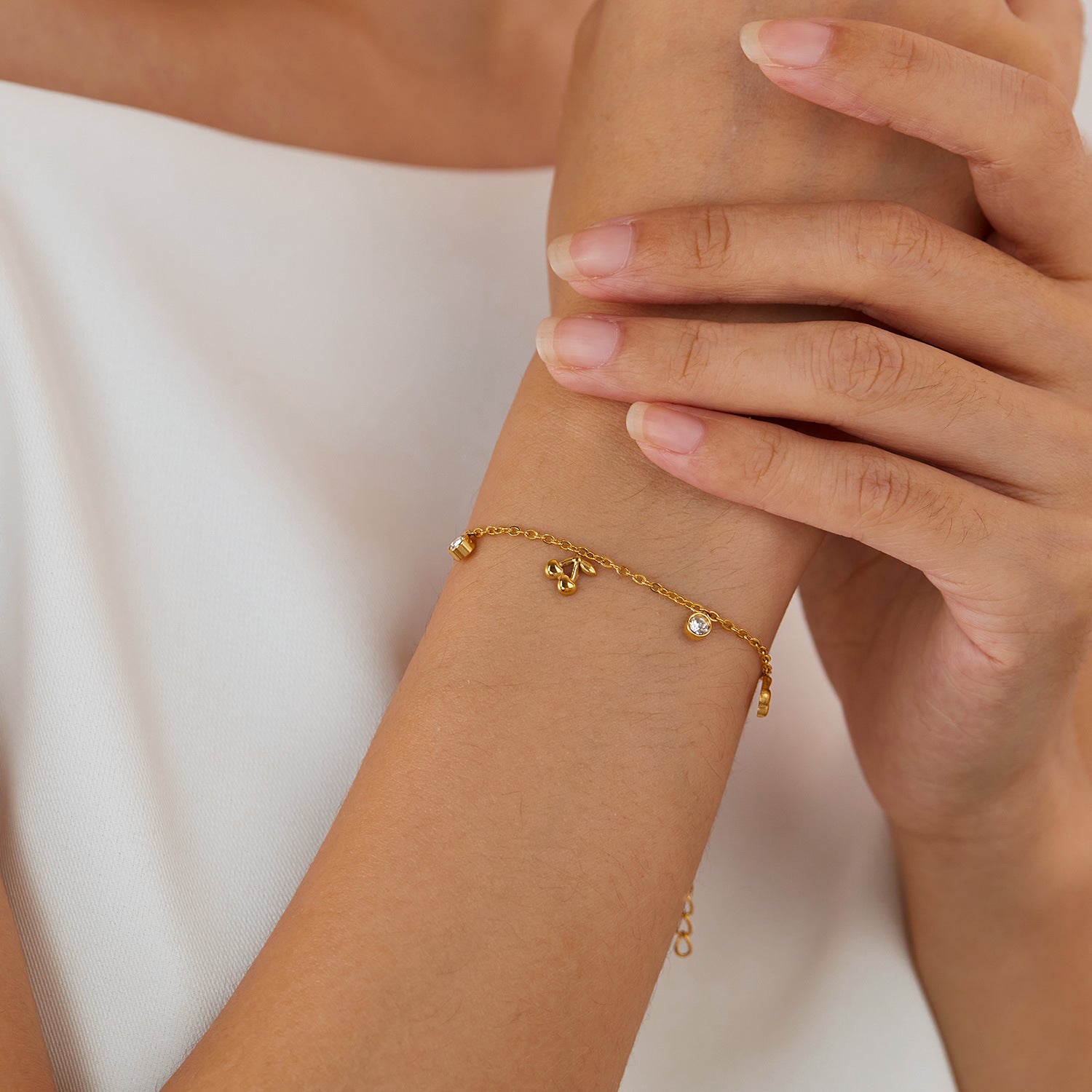 Wholesale  small cherry bracelet stainless steel simple creative jewelry