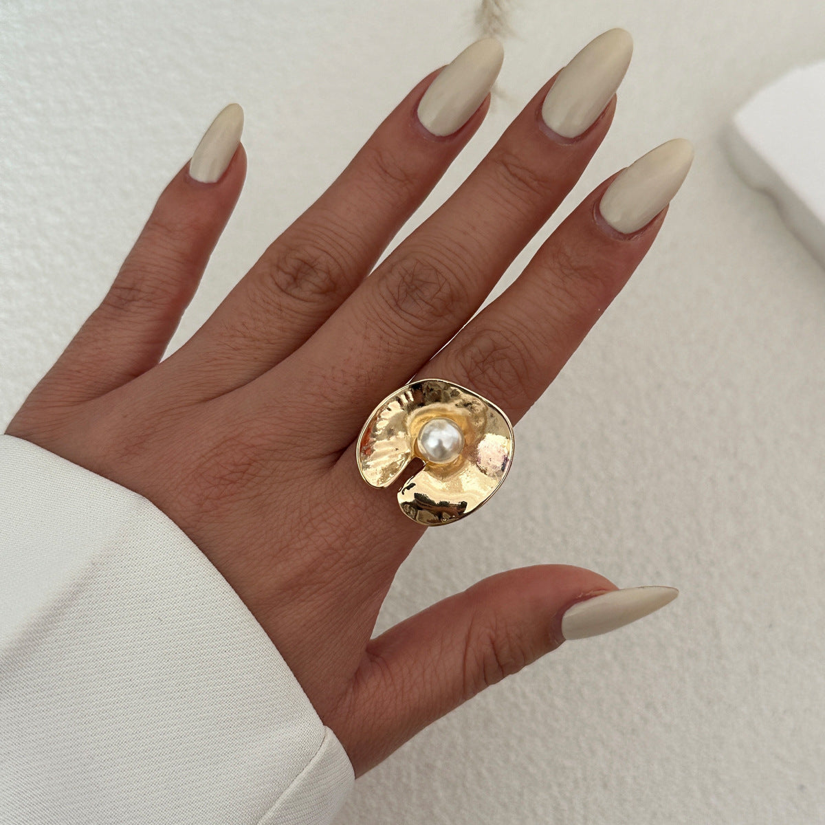 Wholesale metal retro art flower ring