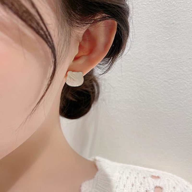 Wholesale Asymmetric luxury fritillary bear earrings