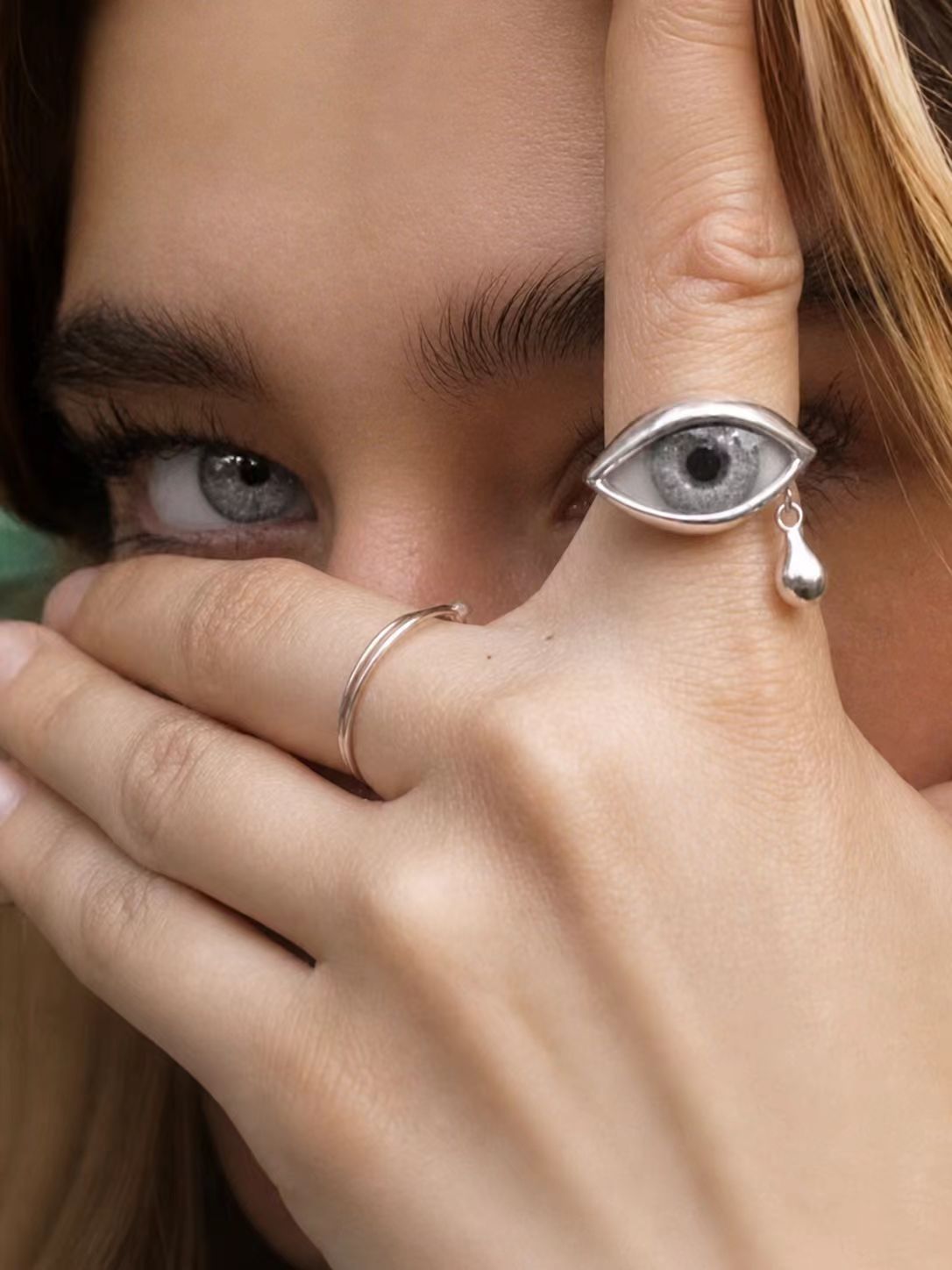 Wholesale Alloy Electroplated Crying Eyes Ring with Teardrops - Trendy Fashion Accessory for Women