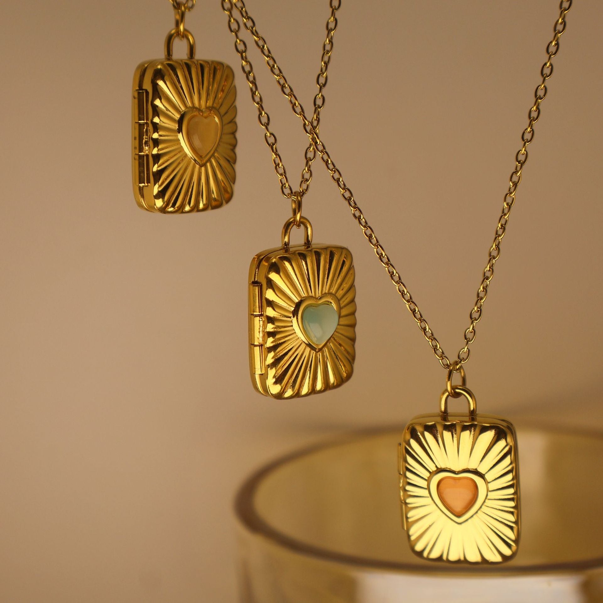 Wholesale Stainless steel  heart line cat's eye stone magnetic photo box pendant necklace