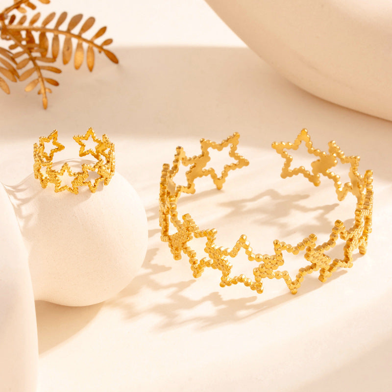 Wholesale Versatile stainless steel open adjustable hollow five-pointed star bracelet