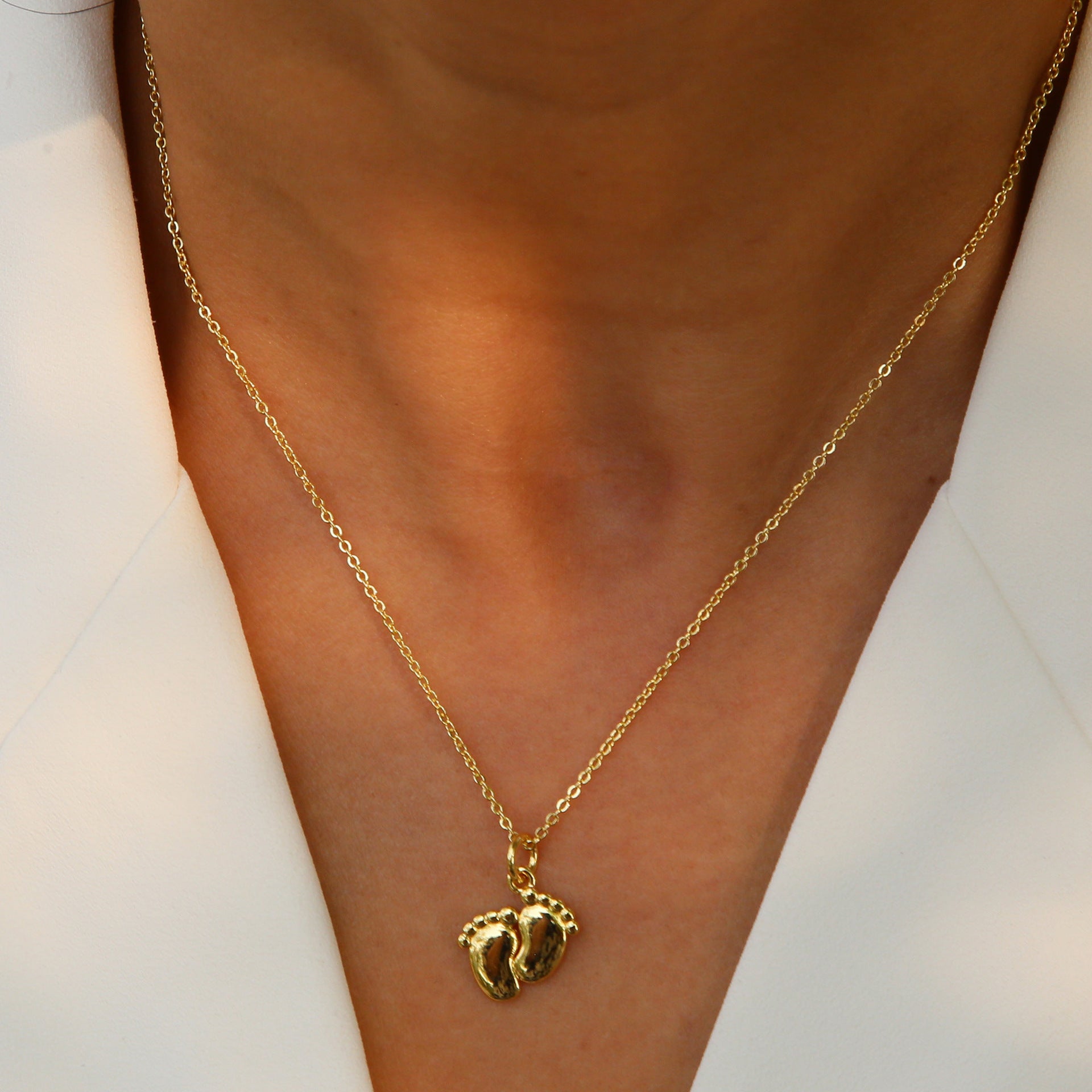 Wholesale Niche Design Brass Mother' s Day Mom mama/ mom Element Pendant Women' s Clavicle Chain Necklace