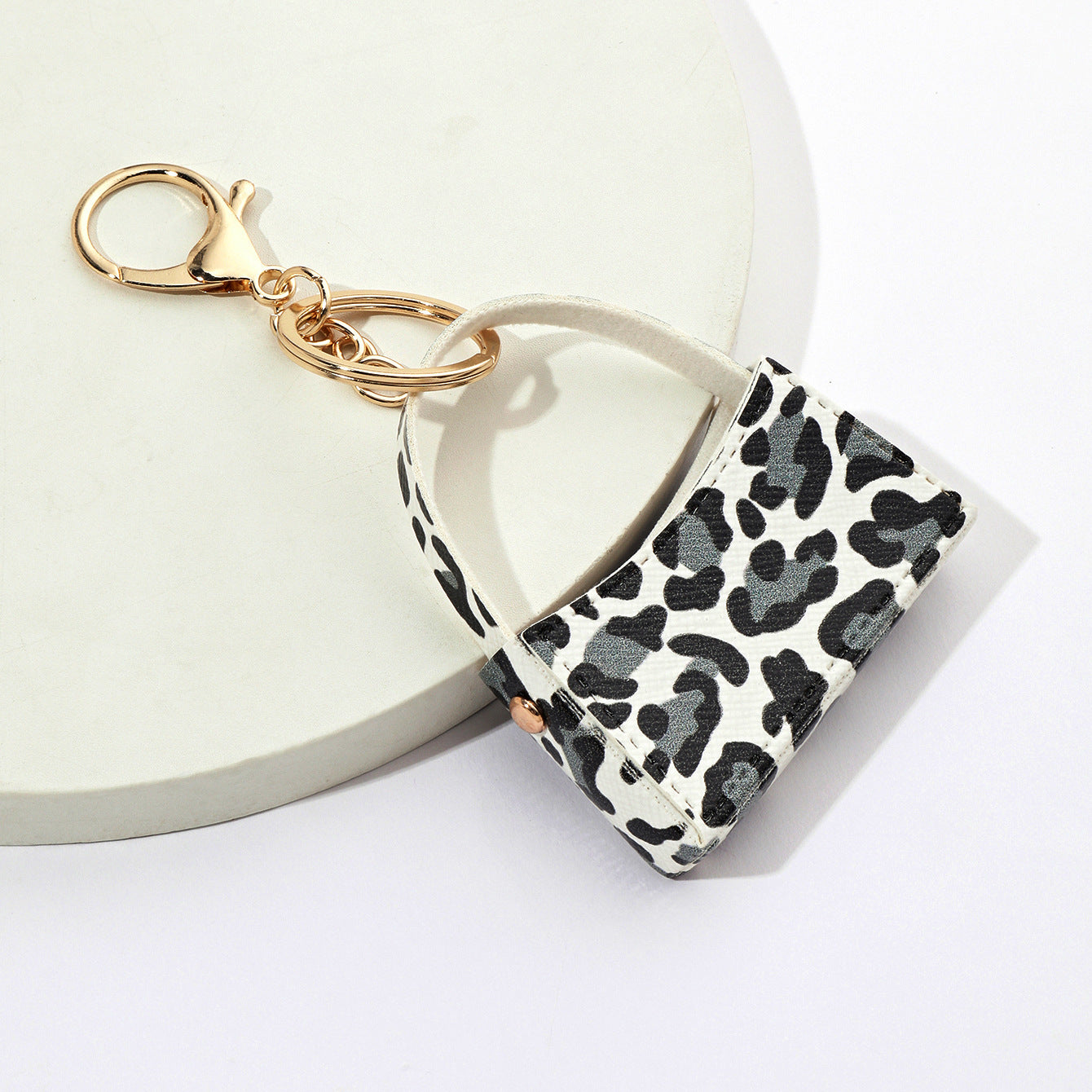 Wholesale Leopard Print Small Curved Bag PU Leather Coin Purse Keychain Pendants ACC-KC-XTZ010