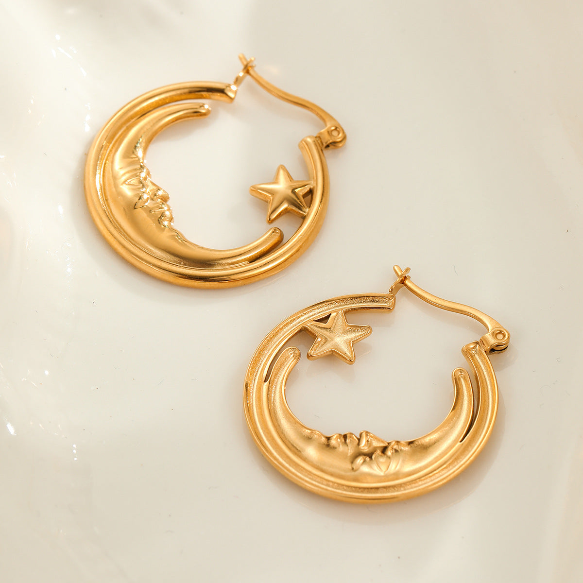 Wholesale  retro star ring hollow earrings stainless steel earrings