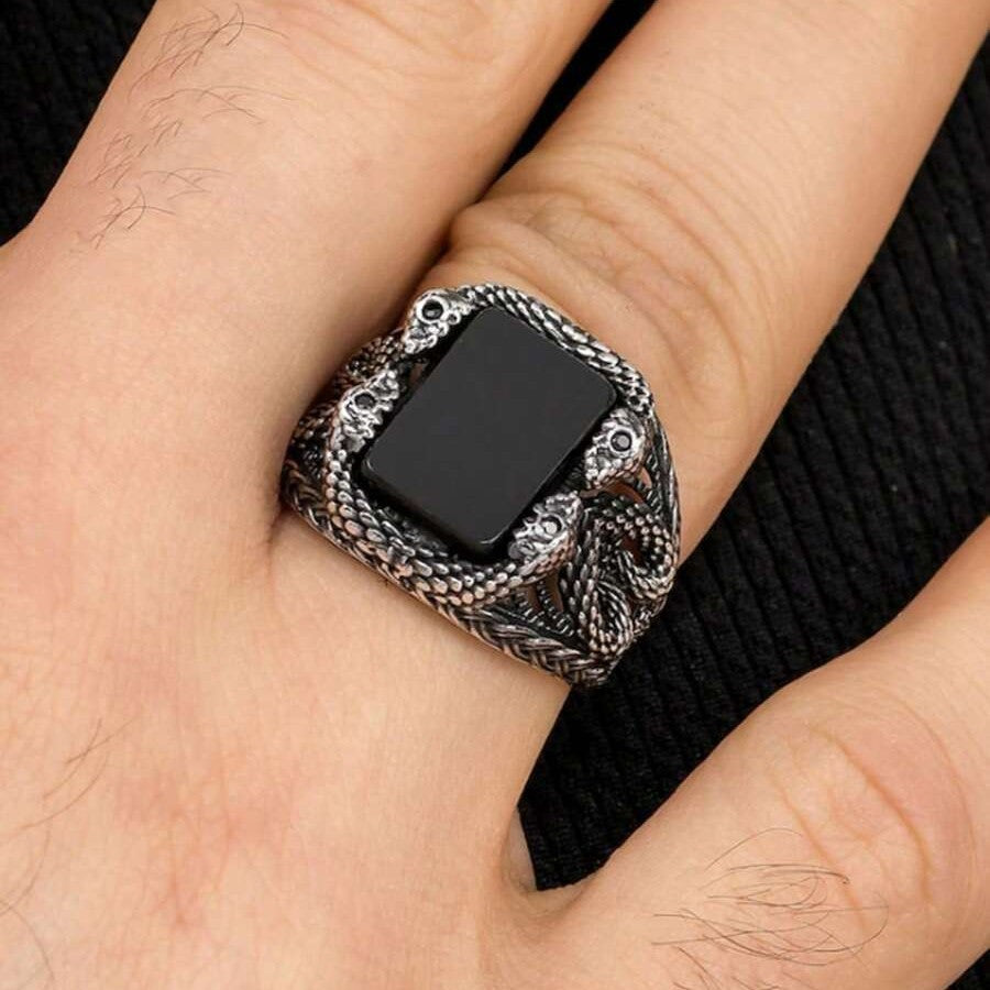 Wholesale Electroplated Metal Snake Ring Gothic Style Fashion Jewelry Accessory for Everyday Wear