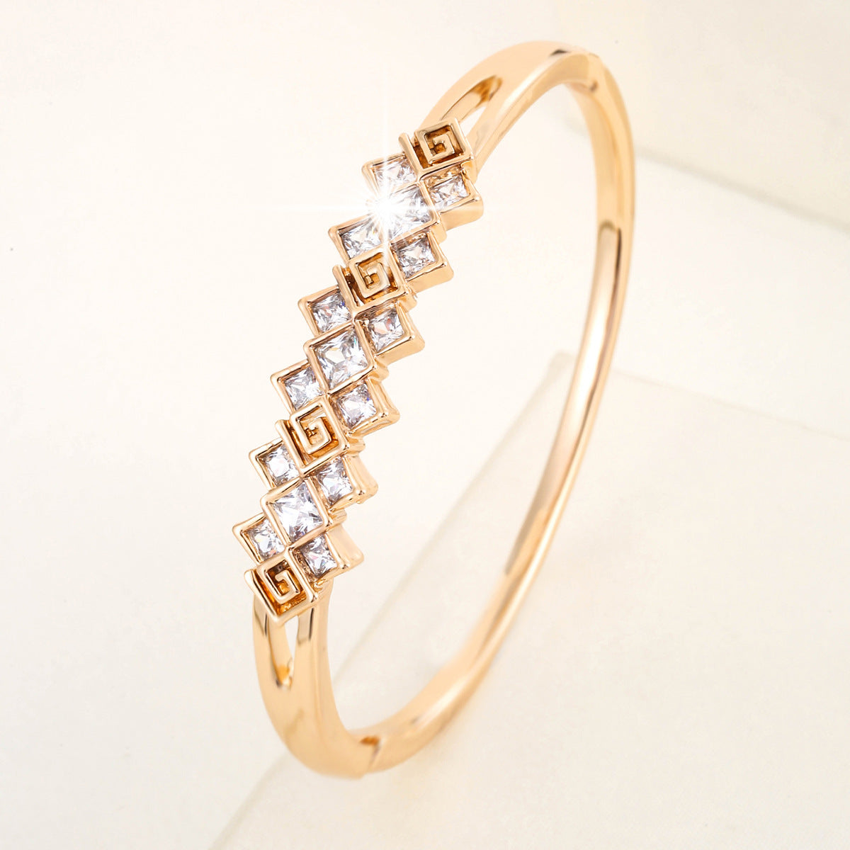 Wholesale  Light Luxury High Quality Diamond Snake Head Flower Star Opening Bracelet