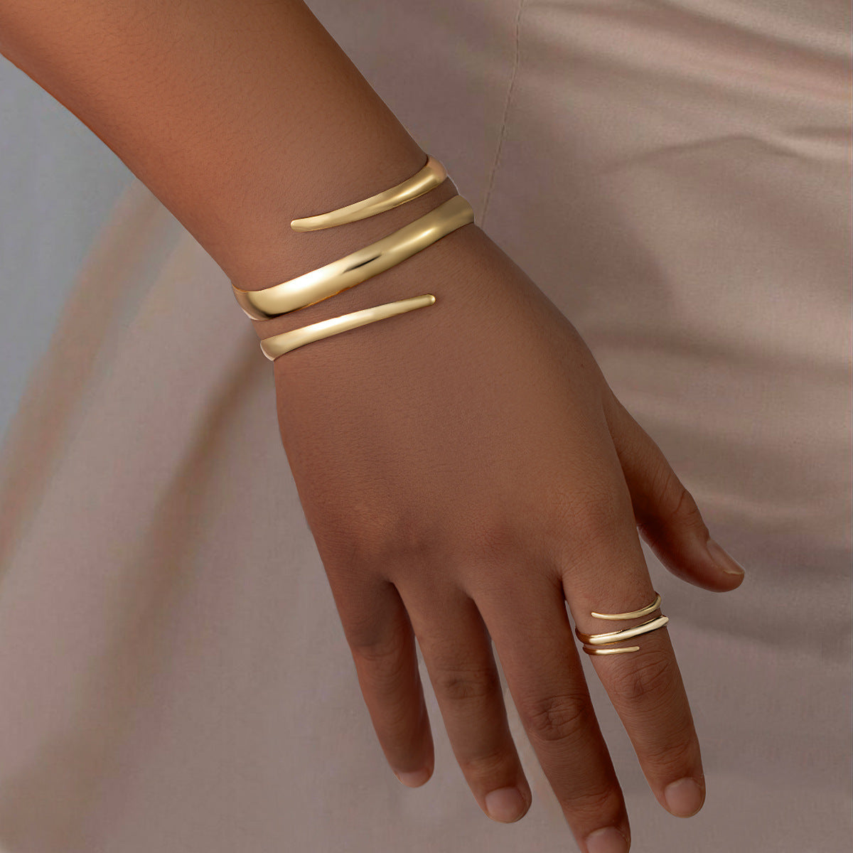 Wholesale Wind Spiral Wide Face Alloy Bracelet