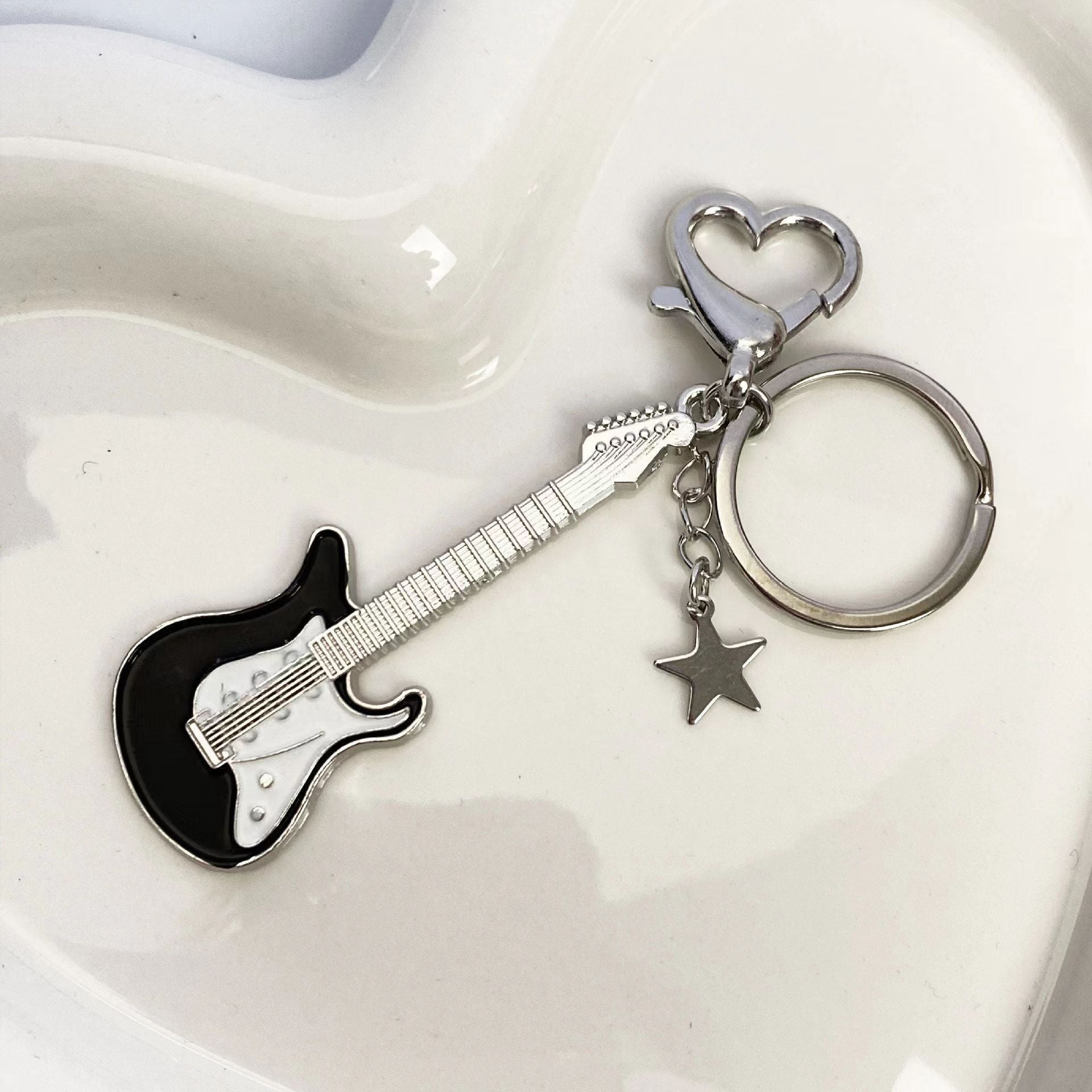 Wholesale Y2K Guitar Star Keychain Zinc Alloy Party Gift Bag Charm Stylish Fashion Accessory