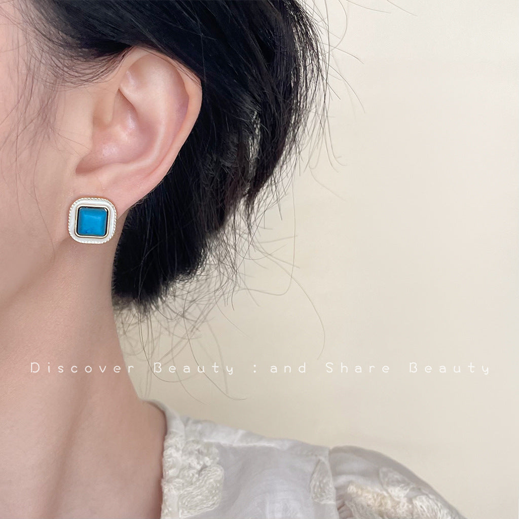 Wholesale  turquoise earrings retro light luxury earrings